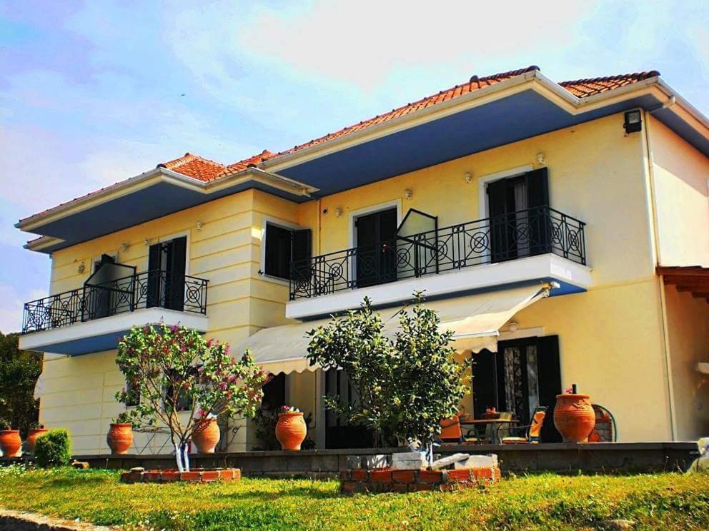 Guesthouse Bizani Neo Mpizani Exterior foto